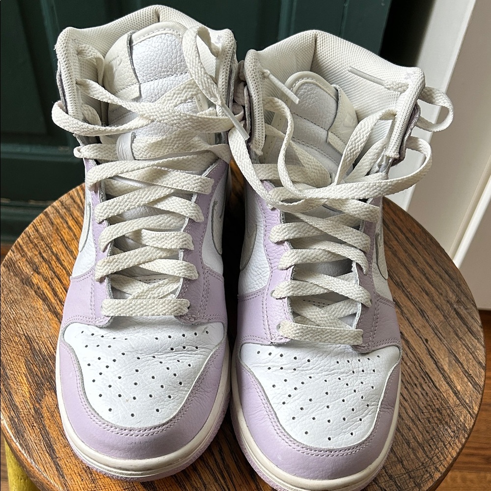 Nike Women's High-Top Sneakers in White and Purple